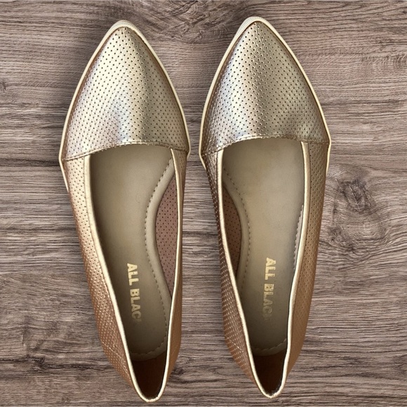 ALL BLACK Footwear Gold Shimmer Leather Pointed Toe Loafers Size 6.5 NEW - Picture 1 of 7